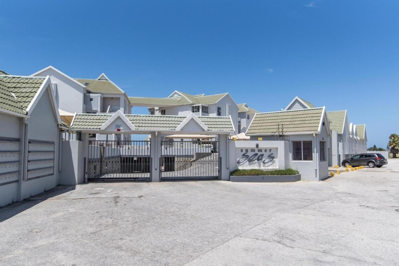 Luxury On The Beach Port Elizabeth Exteriör bild