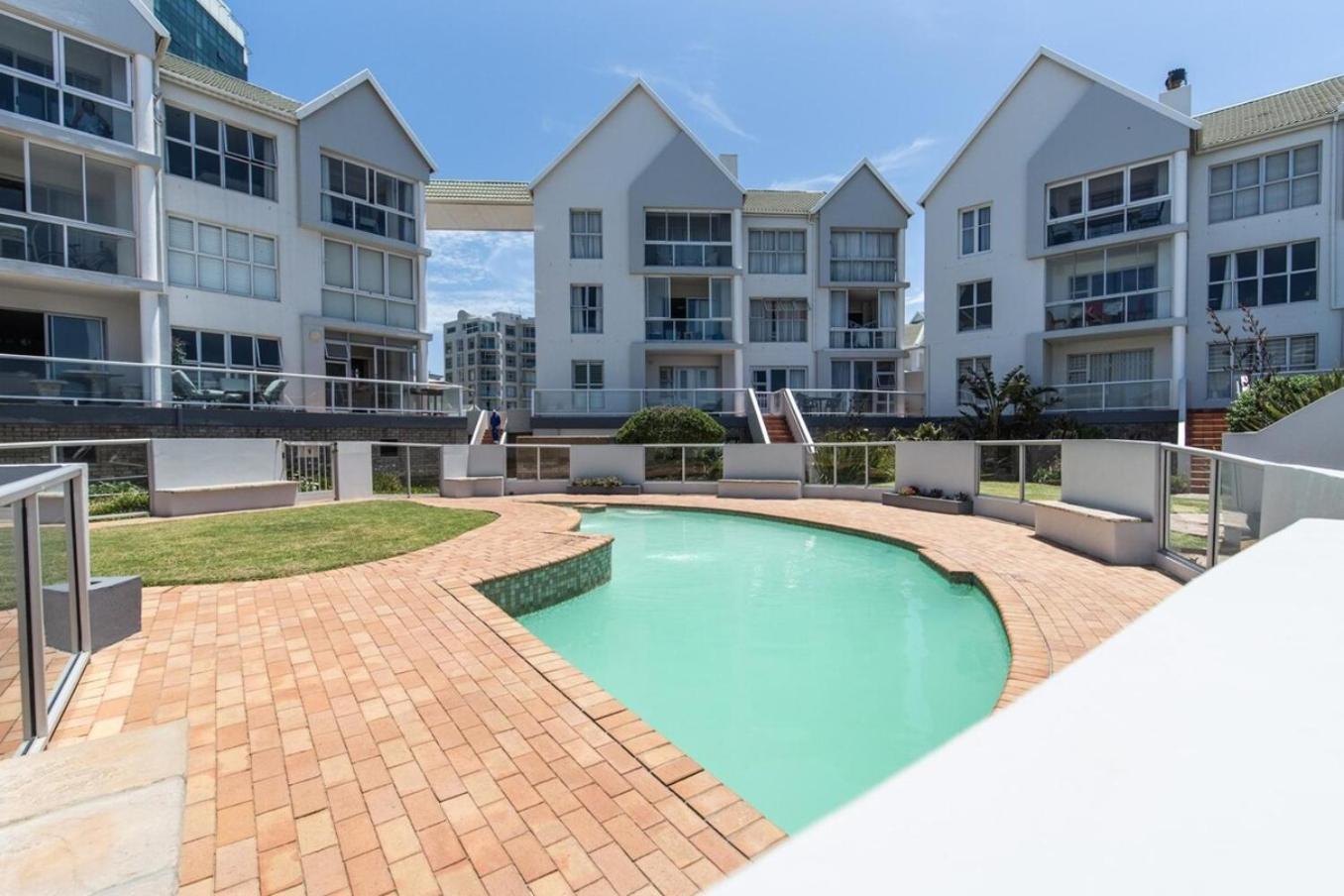 Luxury On The Beach Port Elizabeth Exteriör bild