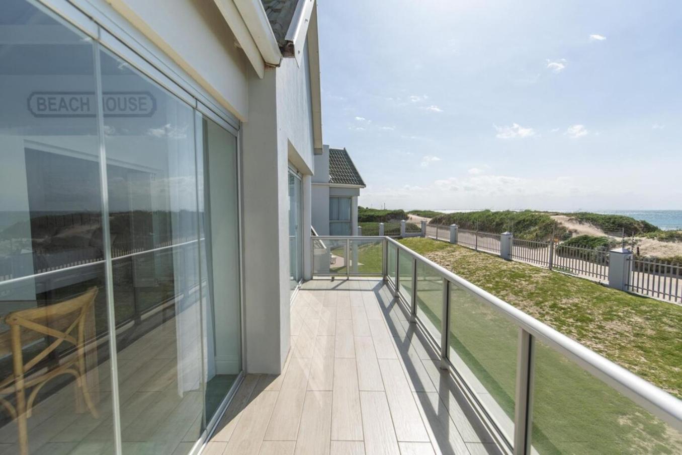 Luxury On The Beach Port Elizabeth Exteriör bild