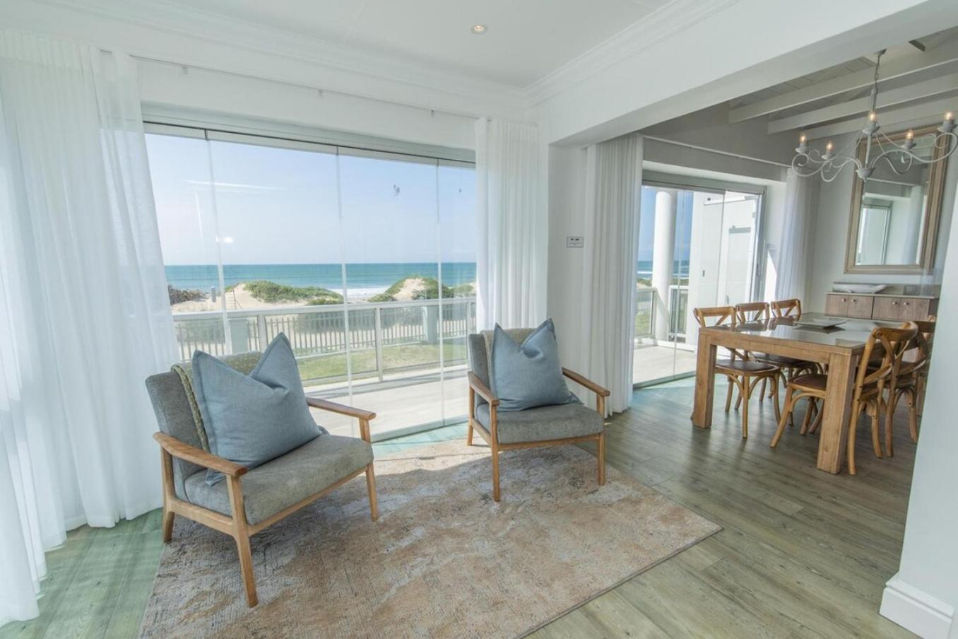 Luxury On The Beach Port Elizabeth Exteriör bild