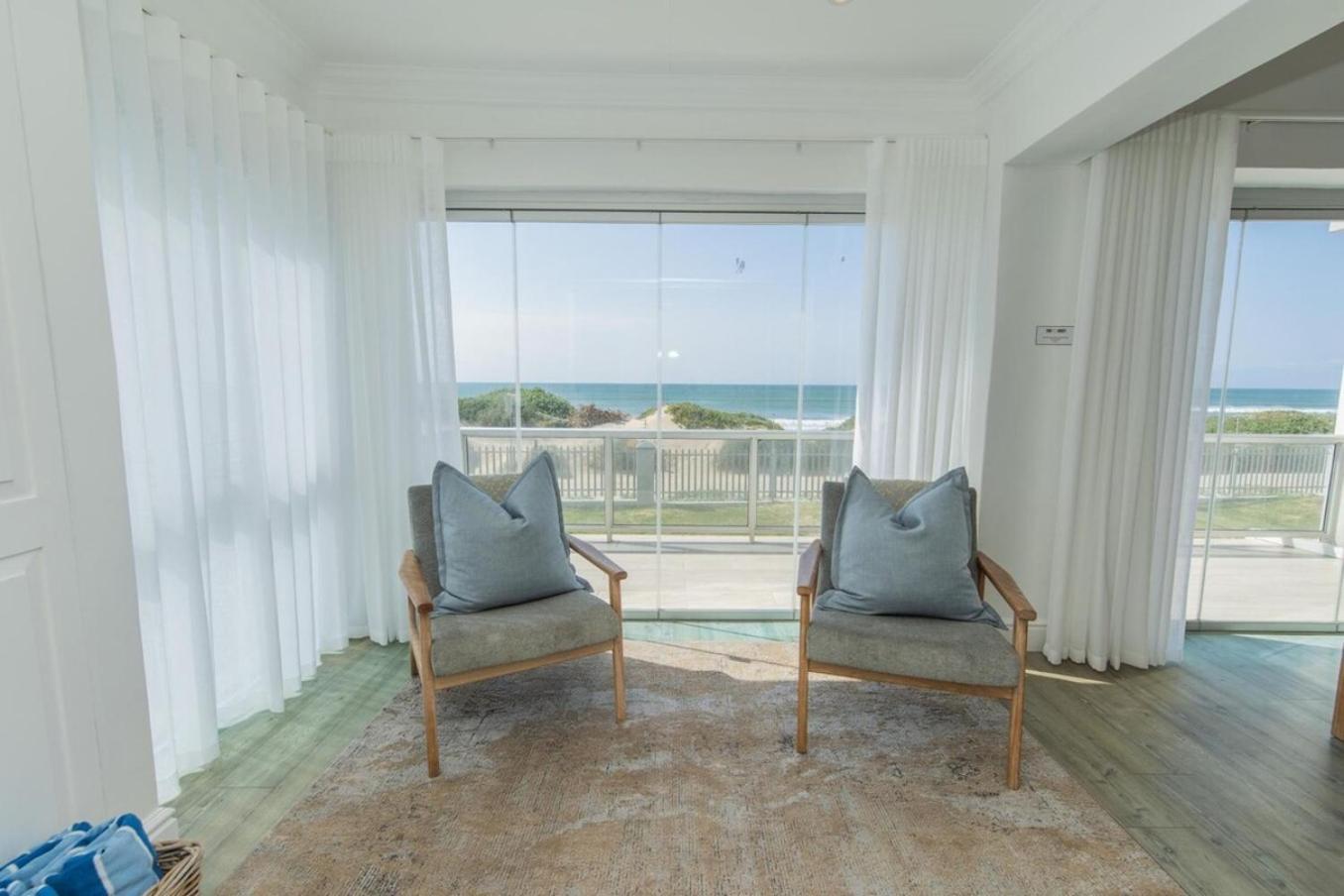 Luxury On The Beach Port Elizabeth Exteriör bild